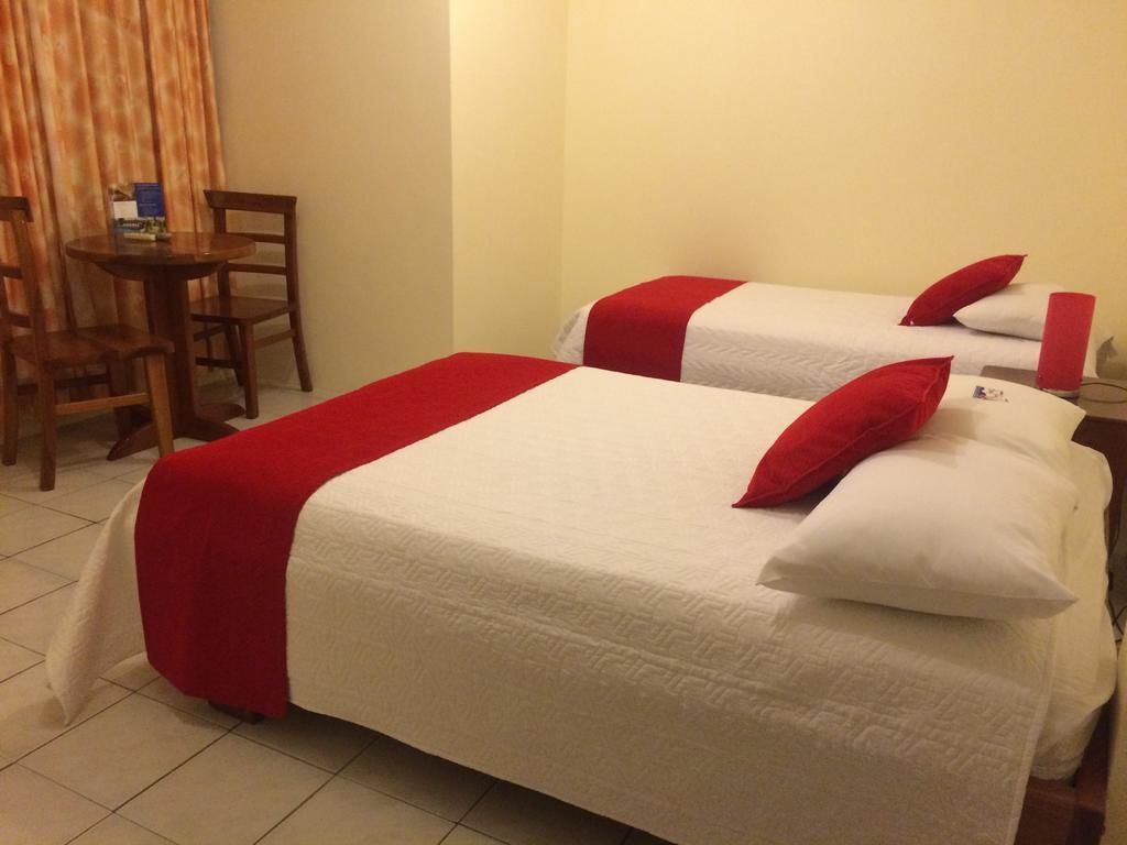Hotel Red Booby Puerto Ayora  Chambre photo