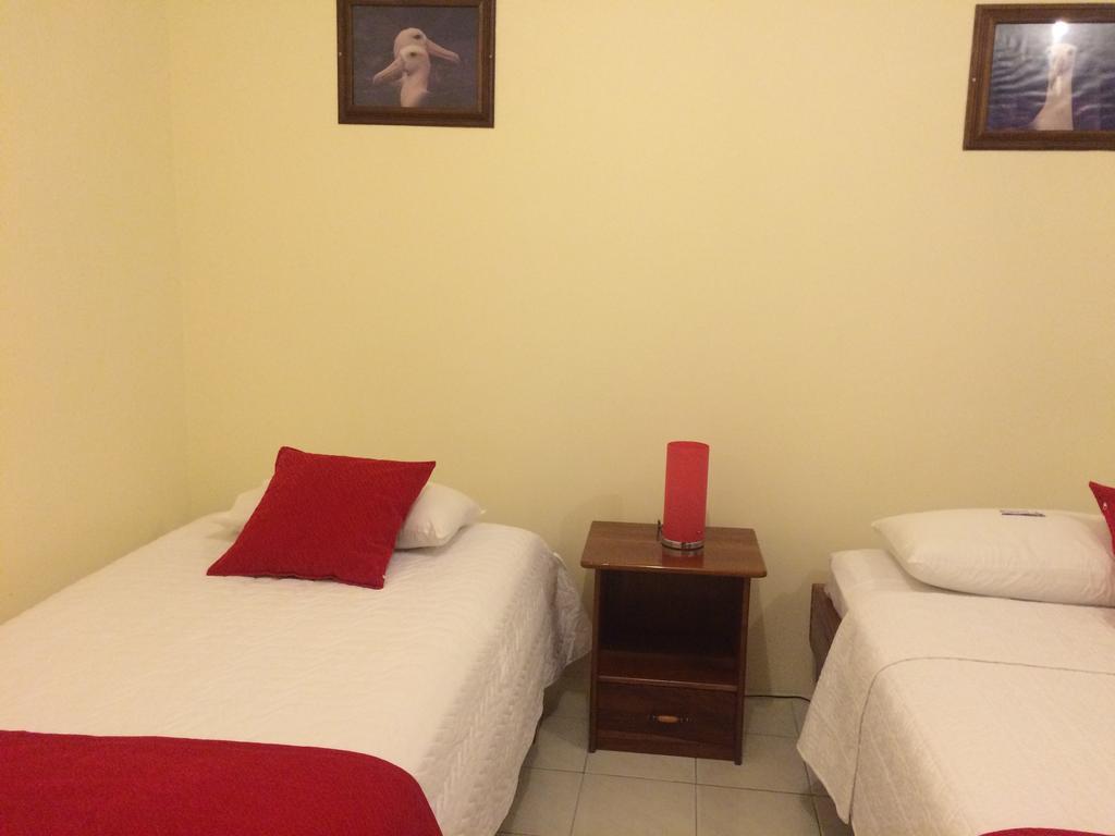Hotel Red Booby Puerto Ayora  Chambre photo